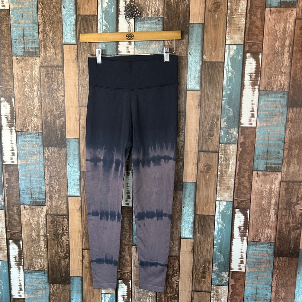 aerie Black to Gray Tie-Dye Leggings